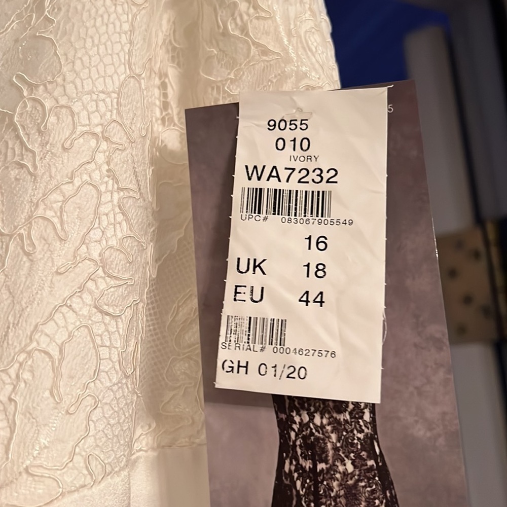 The Alfred Angelo Collection wedding dress! - Picture 4 of 4